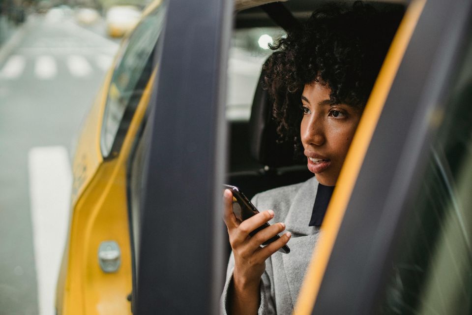 Voyagez sans stress en taxi pour vous rendre à l'aéroport de Montréal avec Ali Taxi