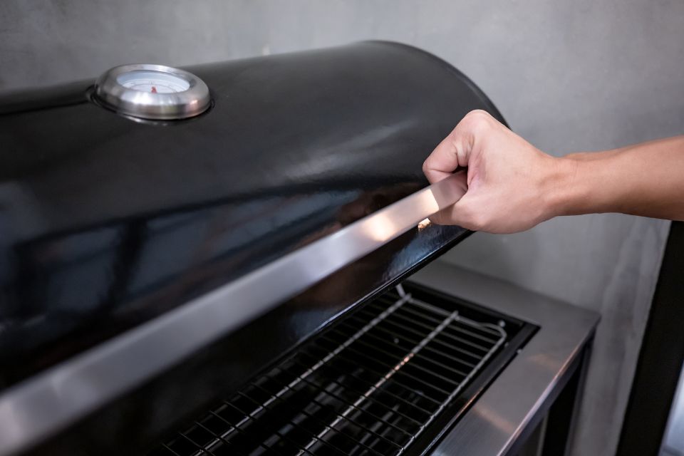 Comment nettoyer un barbecue sans abîmer les surfaces ?